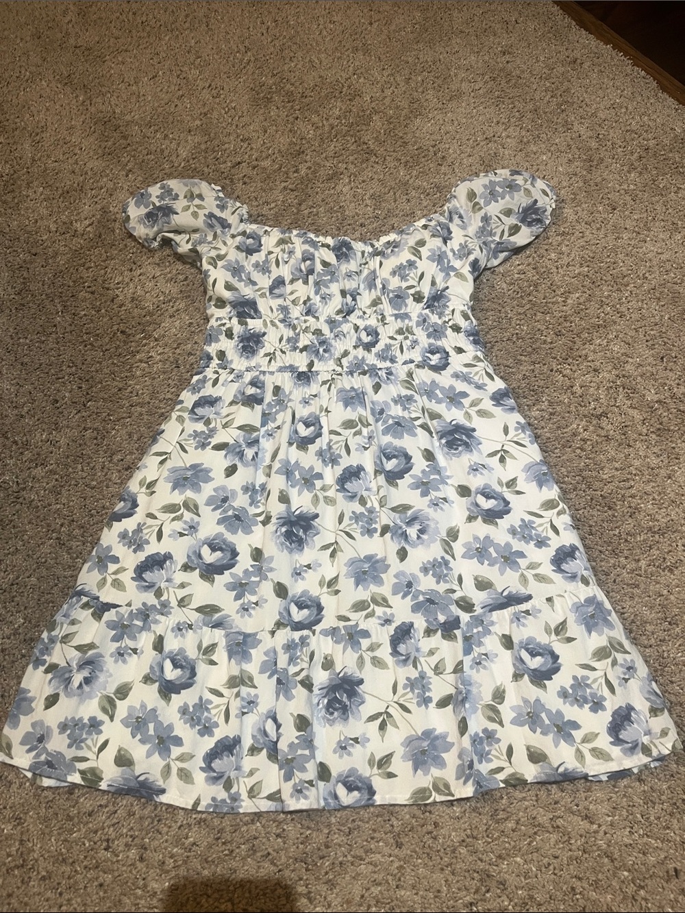 Hollister Blue Floral Puff-Sleeve mini Dress with built in cups- size medium